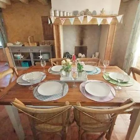 Prázdninový dům Gite 'En Cocagne' Luxurious Rustic Gite With Private Pool