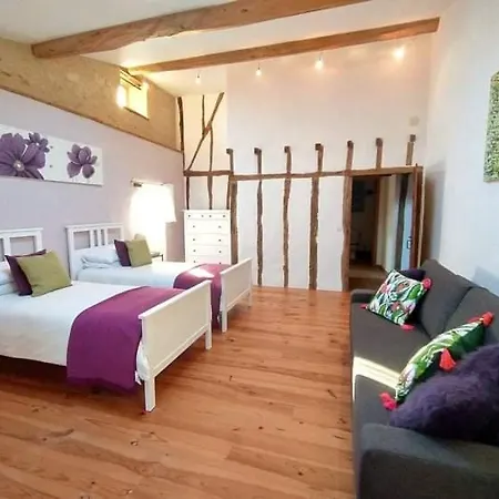 Prázdninový dům Gite 'En Cocagne' Luxurious Rustic Gite With Private Pool Magrin